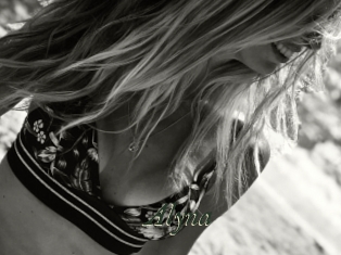 Alyna Gratis Strip