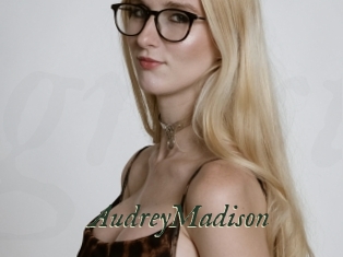 AudreyMadison Gratis Strip