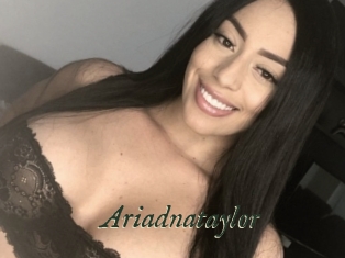 ariadnataylor Gratis Strip