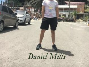 Daniel_Mills