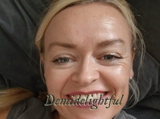 demidelightful Gratis Strip