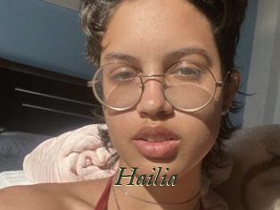 hailia Gratis Strip