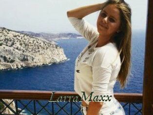 LarraMaxx