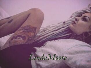 Linda_Moore