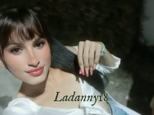 ladanny18 Gratis Strip