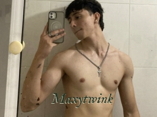 maxytwink Gratis Strip