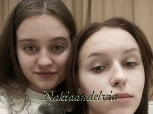 nakiaandelvia Gratis Strip