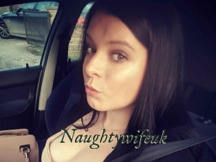 naughtywifeuk Gratis Strip