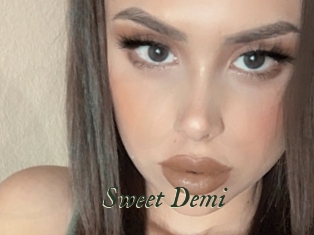 Sweet_Demi Gratis Strip