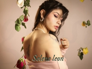 Selene_leon