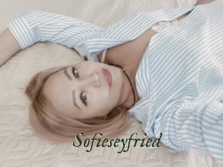 sofieseyfried Gratis Strip
