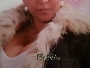 TitsNice Gratis Strip