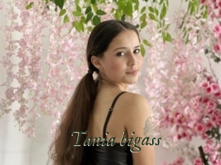 Tania_bigass