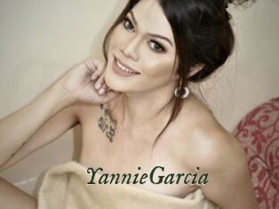 YannieGarcia Gratis Strip